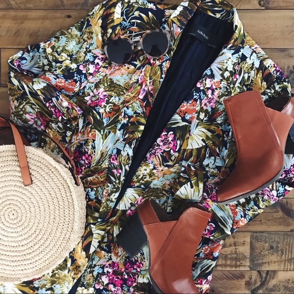 Zara Jackets & Blazers - 🆕 Zara Floral Blazer
